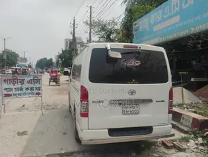 Toyota HiAce 2016 White