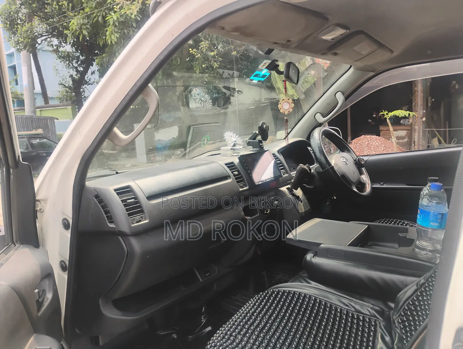 Toyota HiAce 2016 White