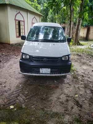 Toyota Noah 2.0 FWD (8 Seater) 2005 White