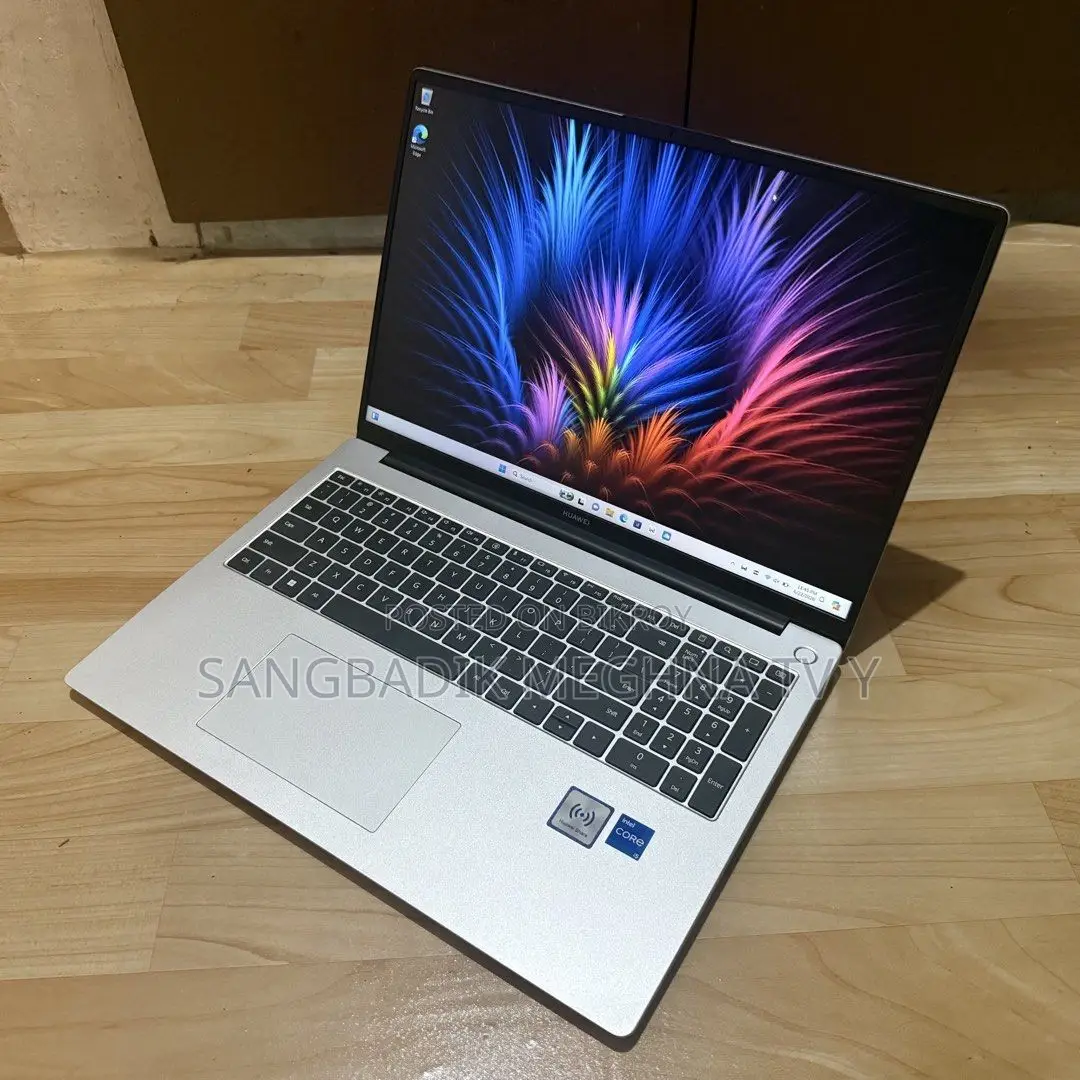 Laptop Huawei 4GB Intel SSD 256GB