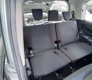 Toyota Noah 1.8 FWD Hybrid (7 seater) 2021 Silver