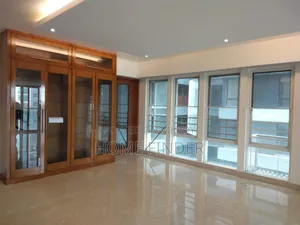 4bdrm Apartment in Gulshan 2 for rent