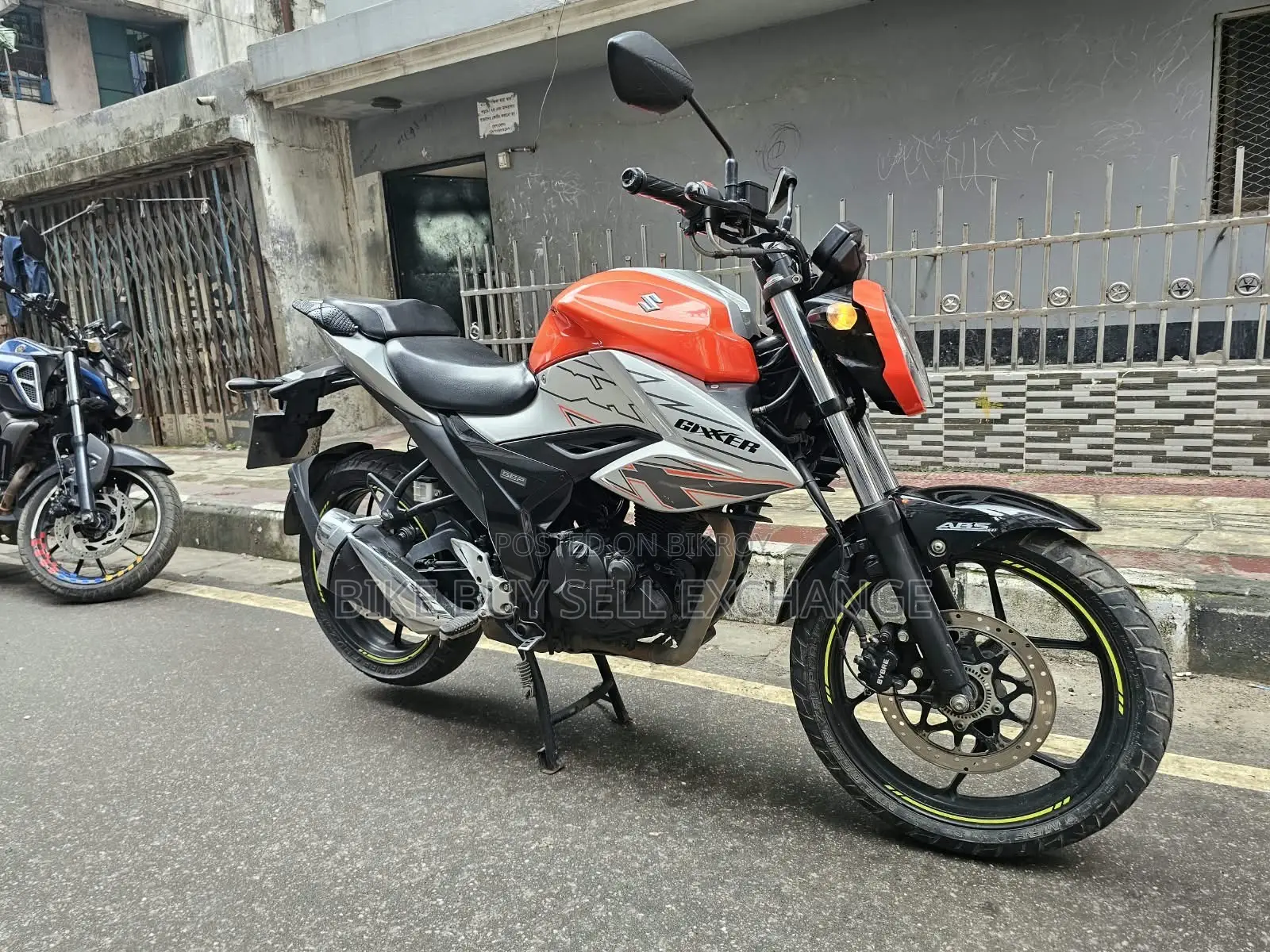 Suzuki Gixxer 2023 Orange