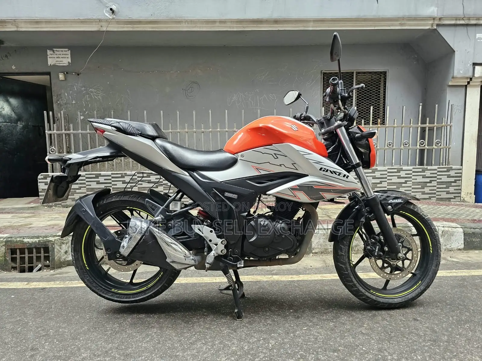 Suzuki Gixxer 2023 Orange