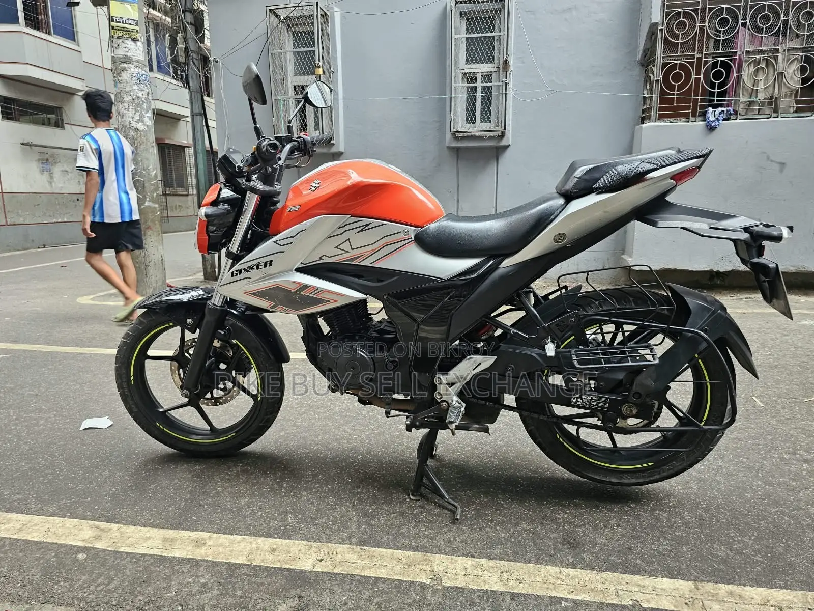 Suzuki Gixxer 2023 Orange