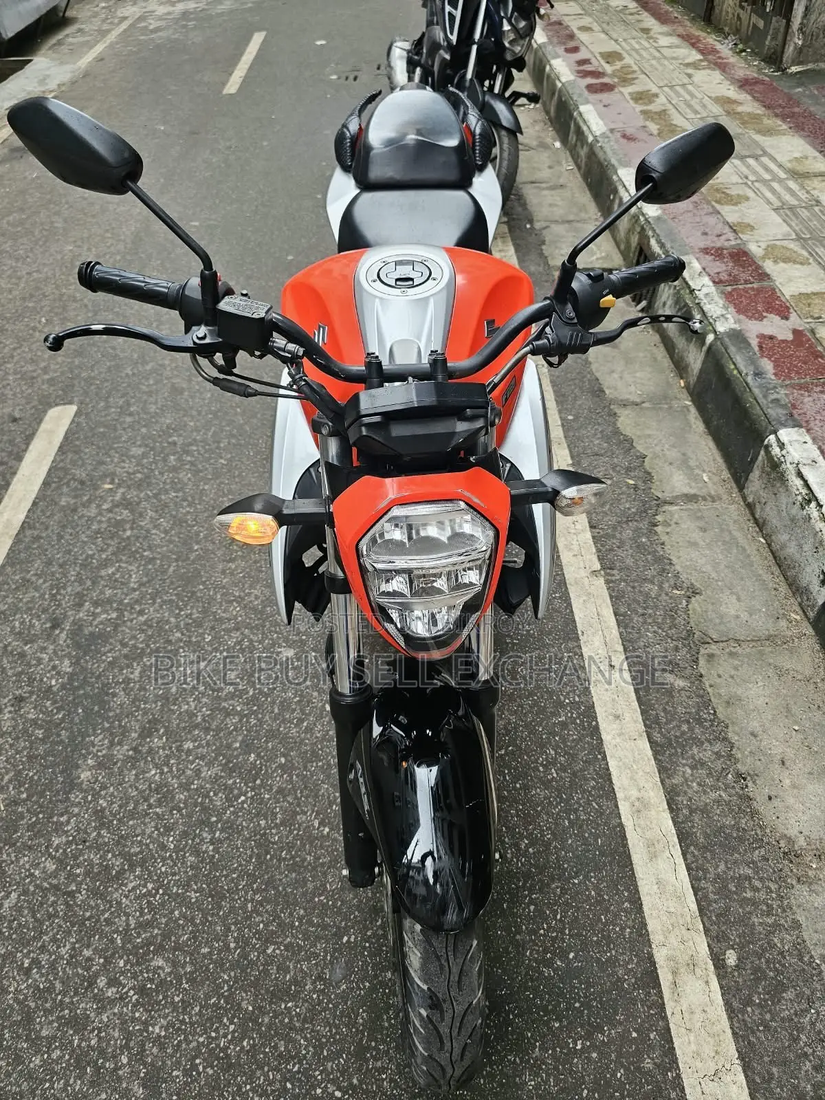 Suzuki Gixxer 2023 Orange