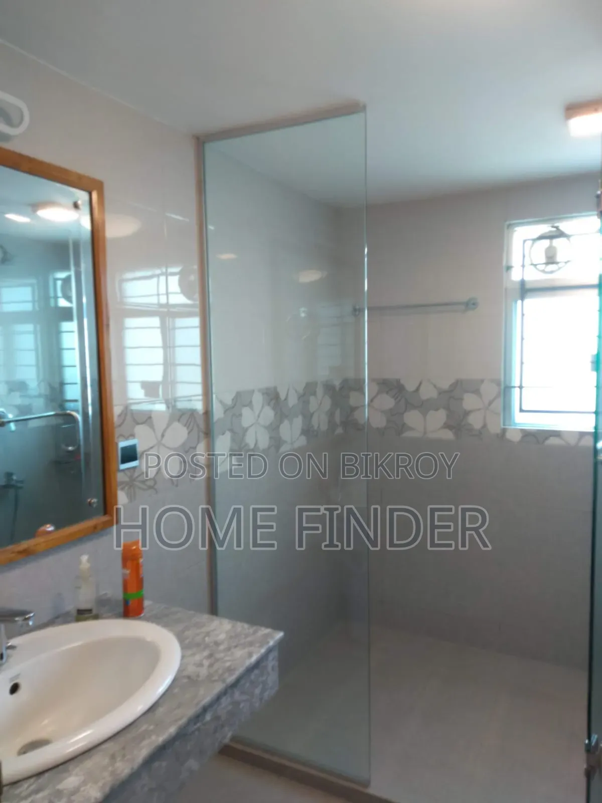 4bdrm Apartment in Gulshan 2 for rent