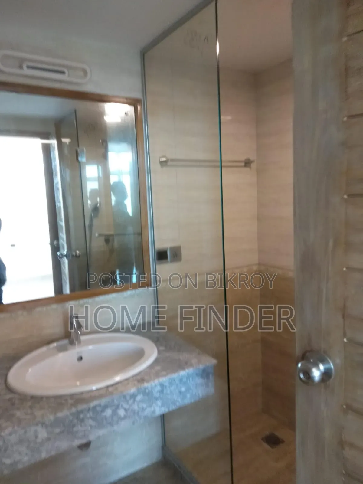 4bdrm Apartment in Gulshan 2 for rent