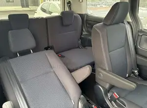 Toyota Noah 1.8 FWD Hybrid (7 seater) 2021 Silver