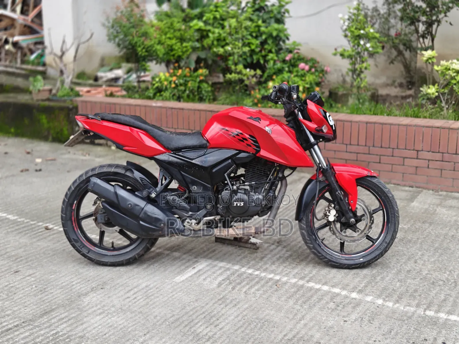 TVS Apache 160 4V 2019 Red