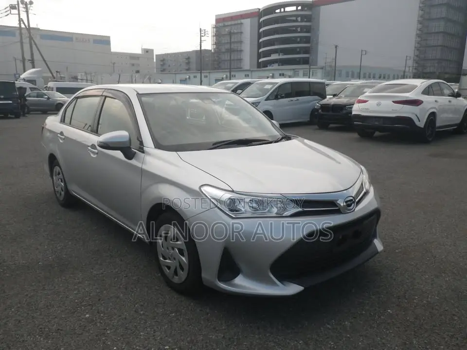 Toyota Axio 2021 Silver