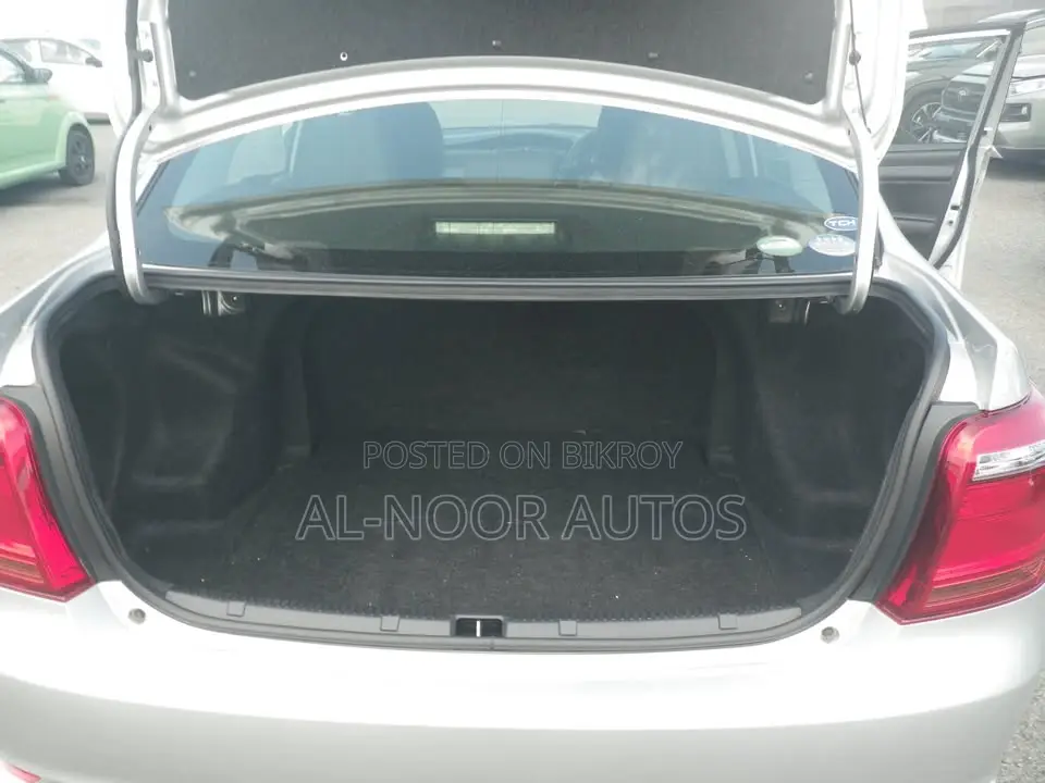 Toyota Axio 2021 Silver