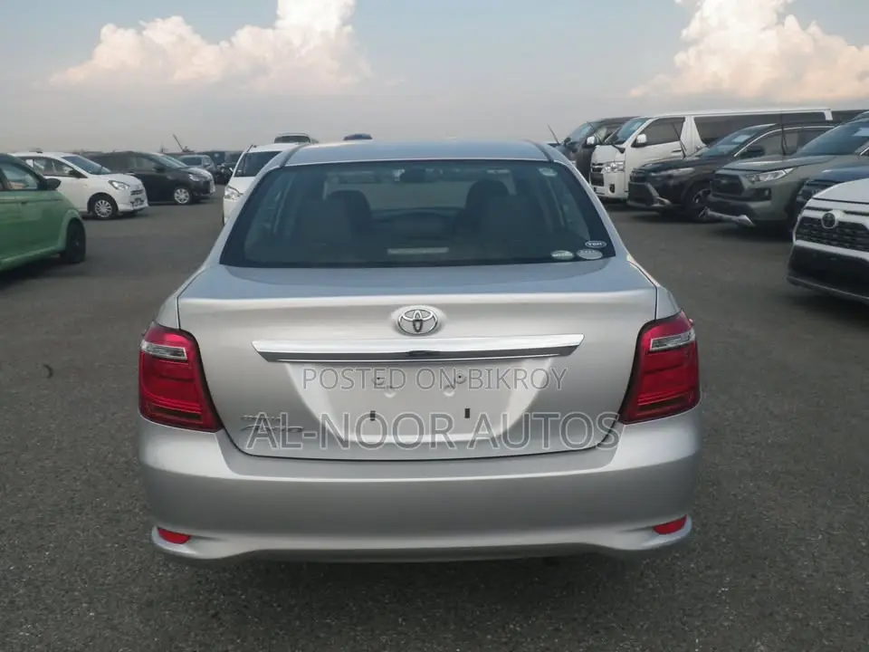 Toyota Axio 2021 Silver