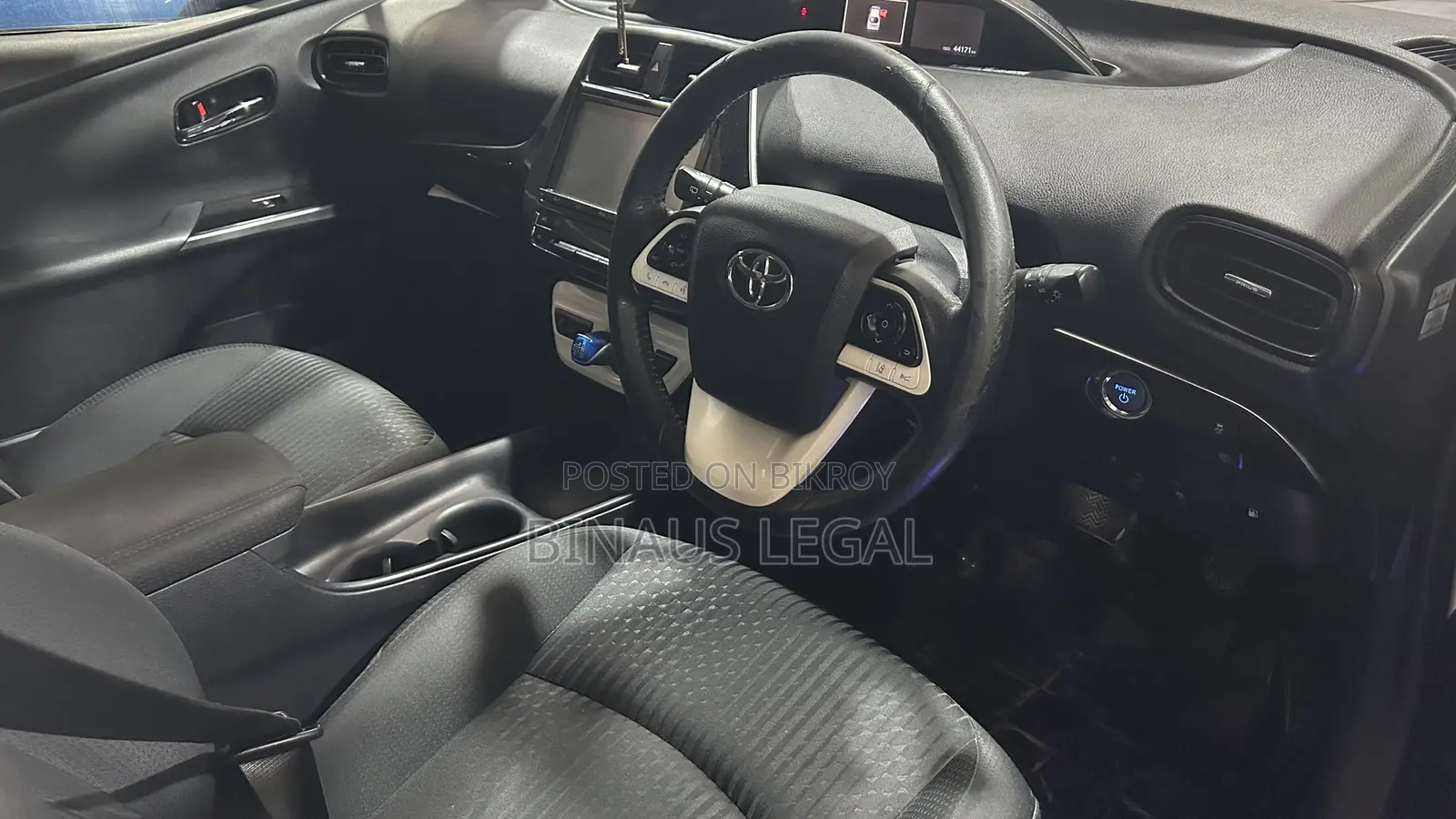 Toyota Prius 4dr Hatchback (1.8L 4cyl gas/electric hybrid CVT) 2016