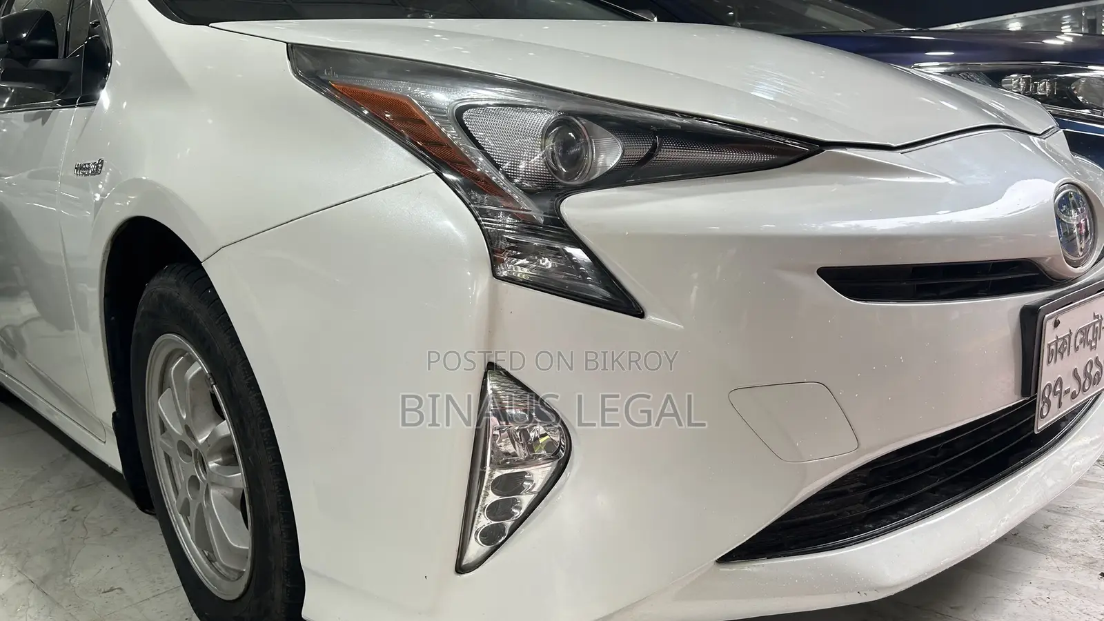 Toyota Prius 4dr Hatchback (1.8L 4cyl gas/electric hybrid CVT) 2016