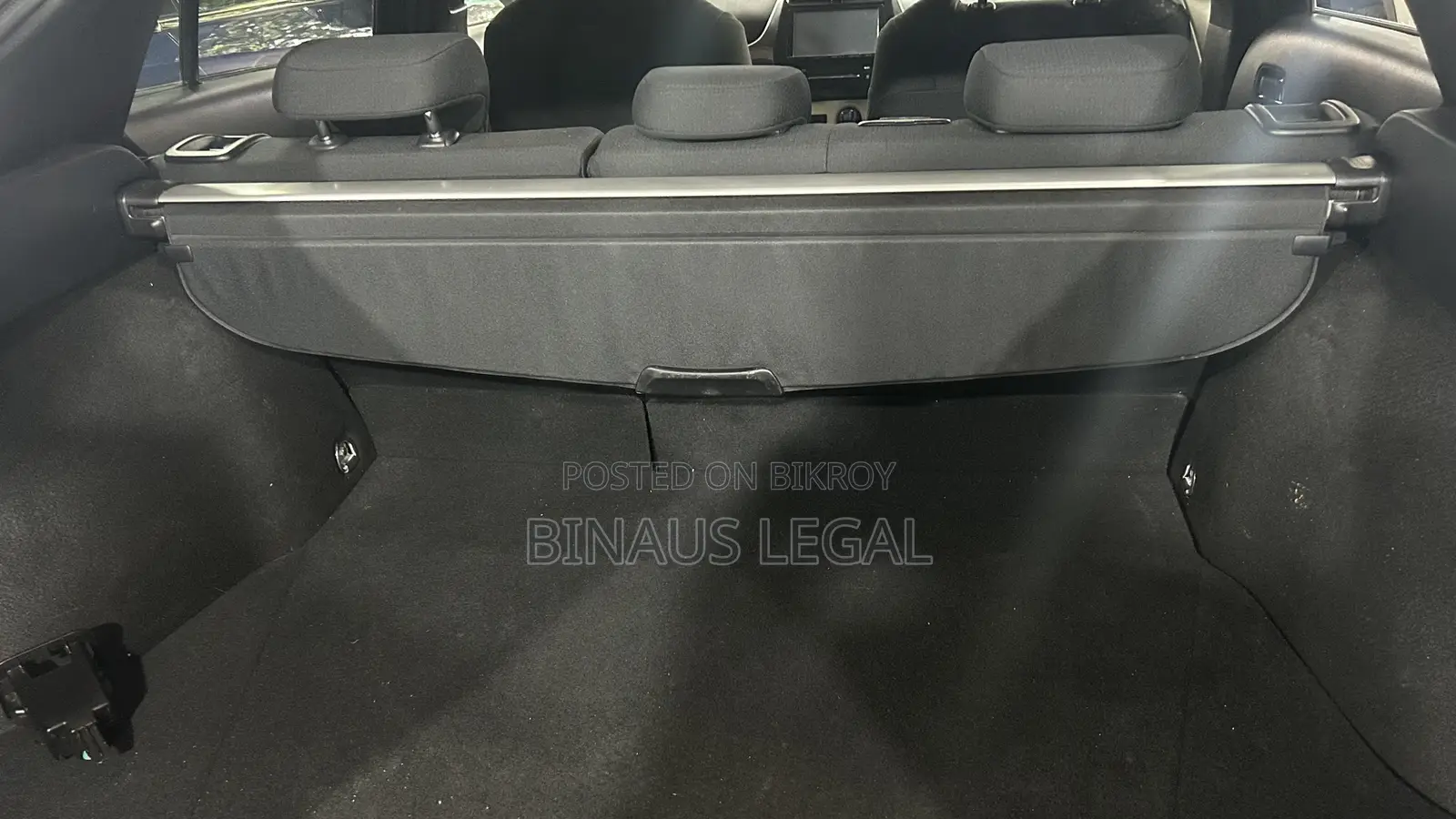 Toyota Prius 4dr Hatchback (1.8L 4cyl gas/electric hybrid CVT) 2016