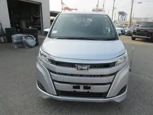 Toyota Noah 2.0 FWD (8 Seater) 2021 Silver
