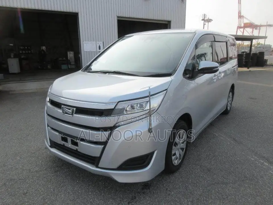 Toyota Noah 2.0 FWD (8 Seater) 2021 Silver