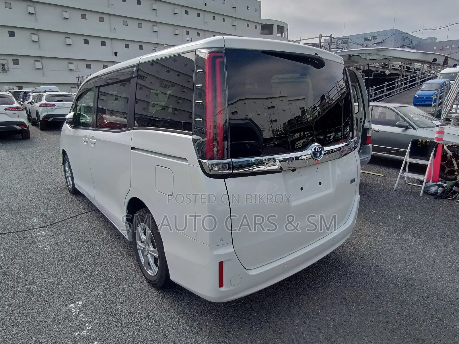 Toyota Noah 2021 Pearl