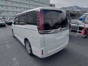 Toyota Noah 2021 Pearl