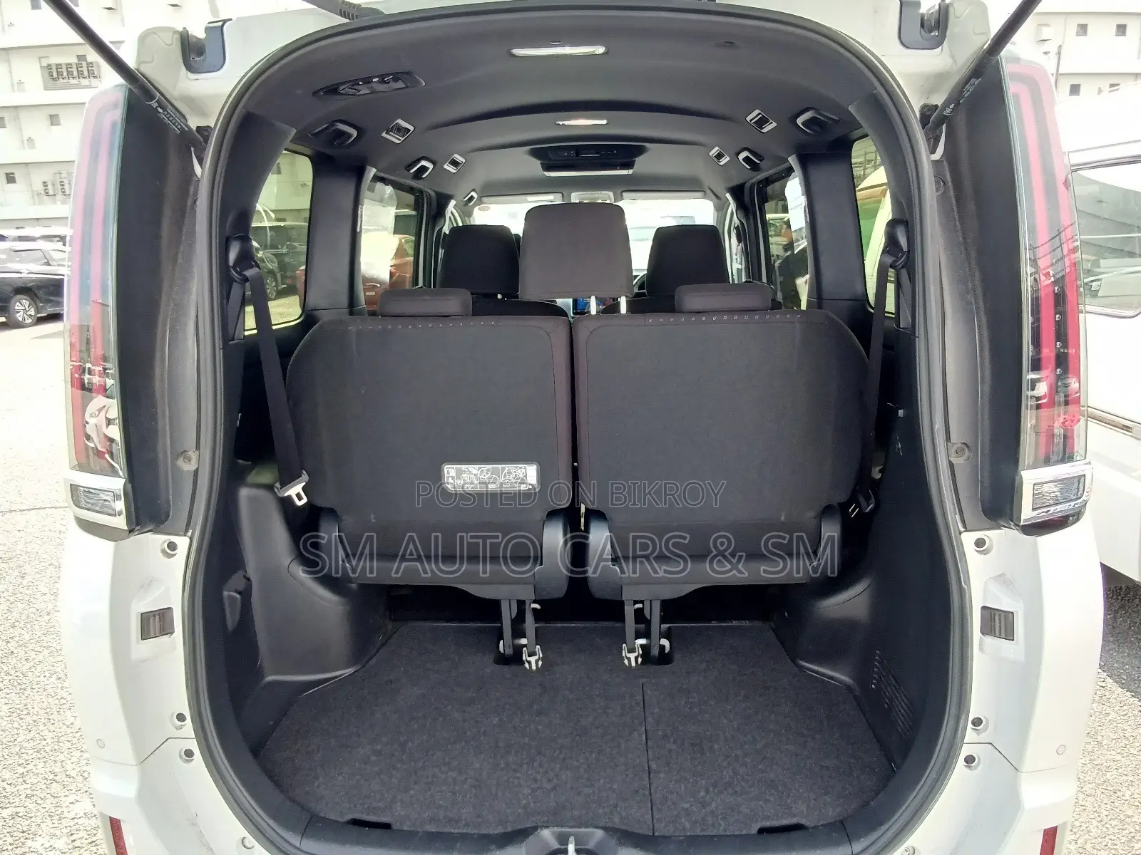 Toyota Noah 2021 Pearl
