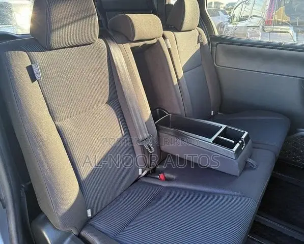Toyota Noah 2.0 FWD (8 Seater) 2021 Silver
