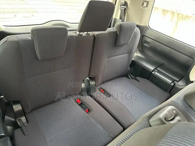 Toyota Noah 2.0 FWD (8 Seater) 2021 Silver