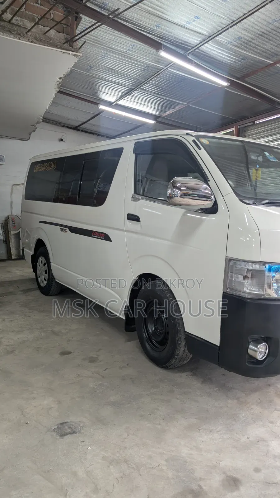 New Toyota Grand HiAce 2002 White