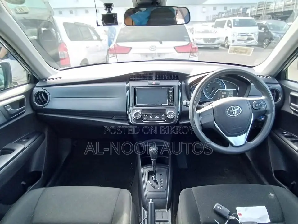 Toyota Axio 2021 Silver
