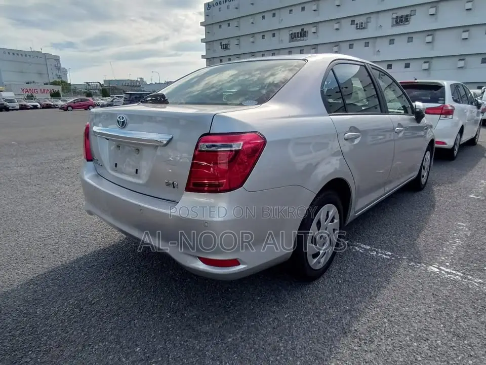 Toyota Axio 2021 Silver