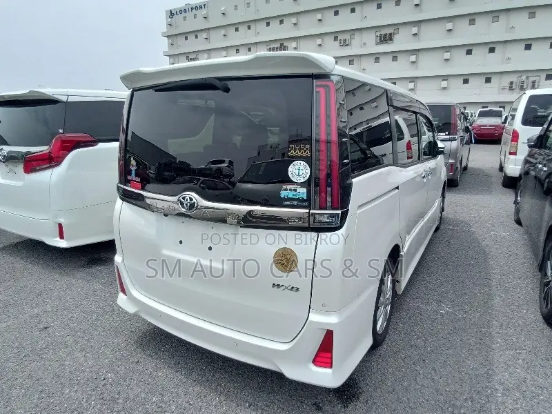 Toyota Noah 2021 Pearl