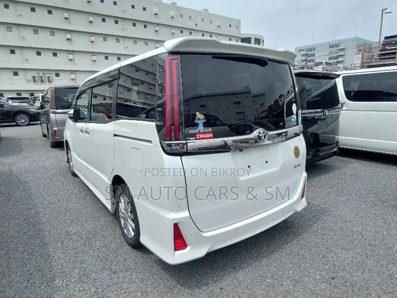 Toyota Noah 2021 Pearl