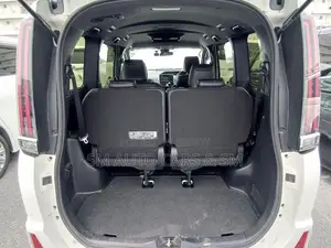 Toyota Noah 2021 Pearl