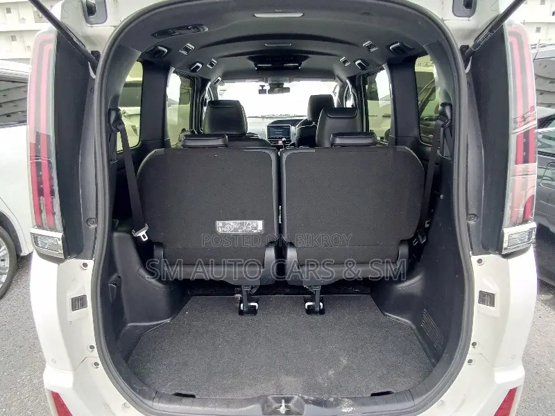 Toyota Noah 2021 Pearl
