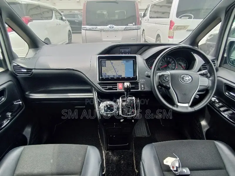 Toyota Noah 2021 Pearl