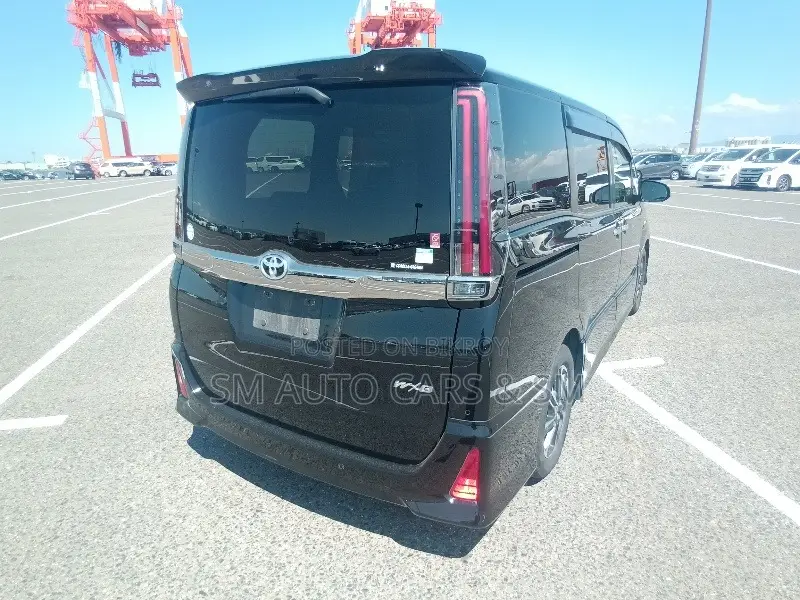 Toyota Noah 2021 Black