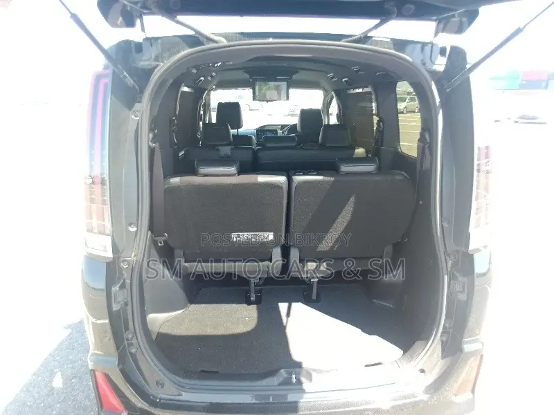 Toyota Noah 2021 Black