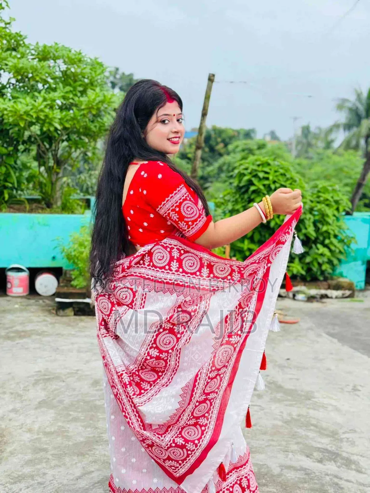 হাফ সিল্ক শাড়ি