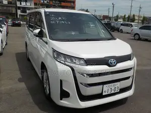 Toyota Noah 2023 Pearl
