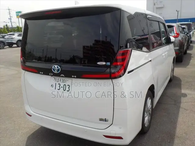 Toyota Noah 2023 Pearl