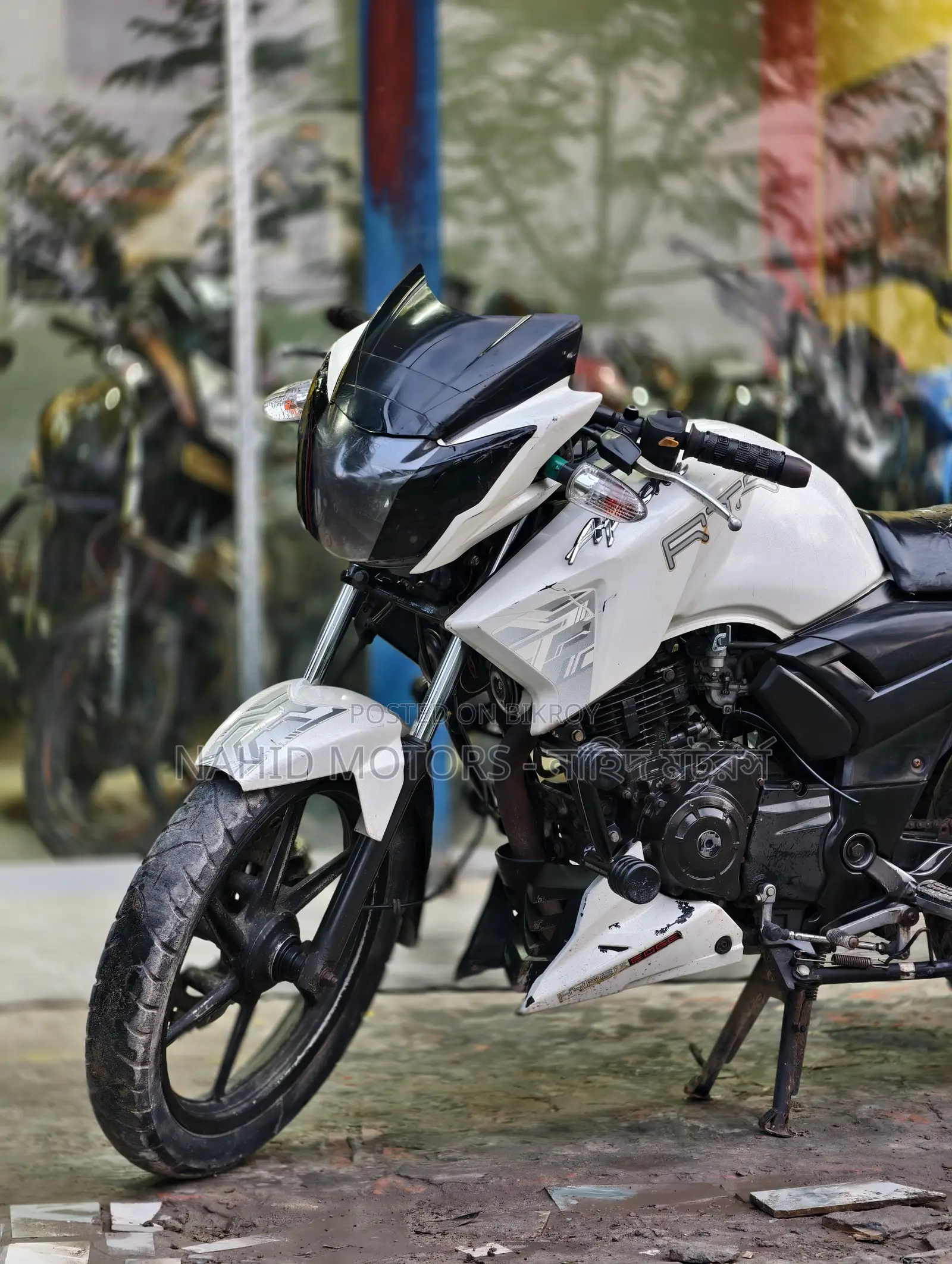 TVS Apache RTR 160 2V 2016 White