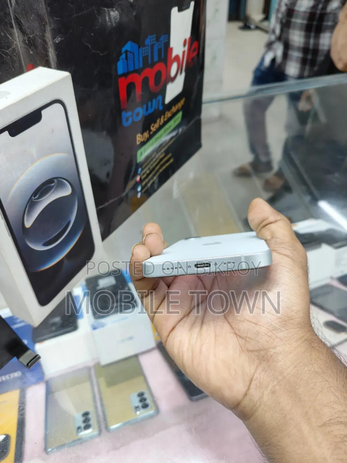 অ্যাপল আইফোন ১৬ই ২৫৬ জিবি হোয়াইট