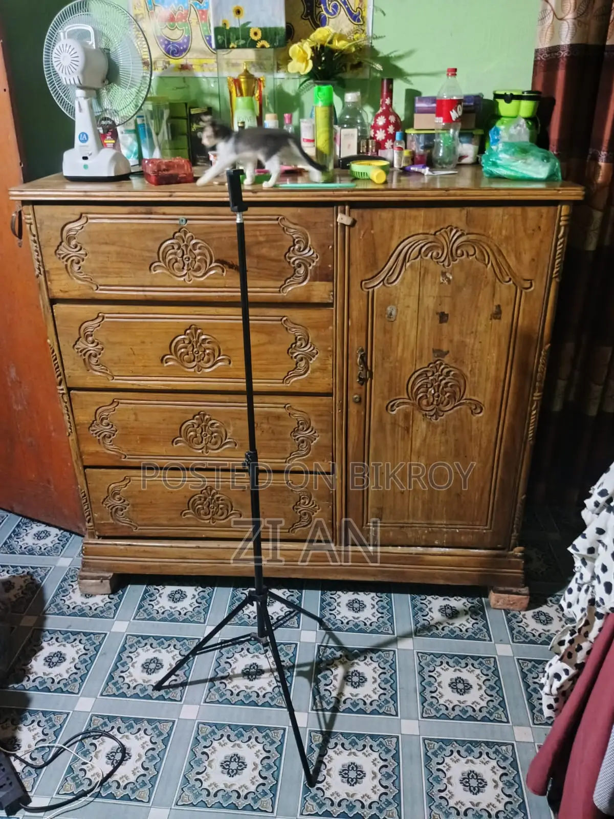 ছবি এবং ভিডিও শ্যুটের জন্য ৬ ফুট লম্বা ক্যামেরা বা মোবাইল স্ট্যান্ড