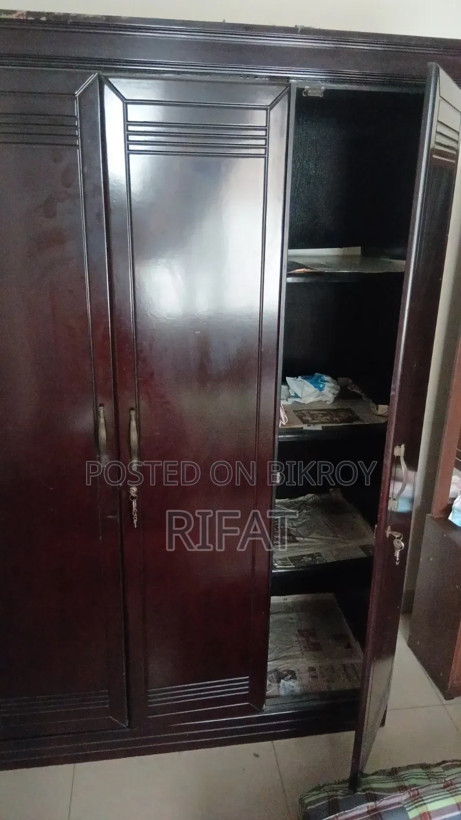 Almari 3 Door