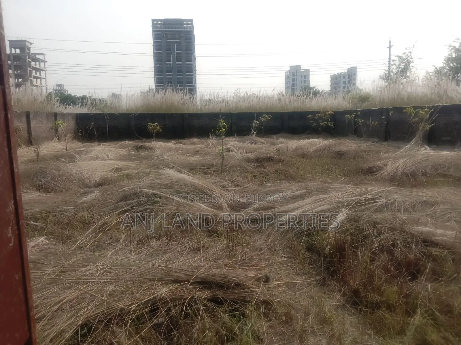 এন-ব্লকে ৯০০০ সিরিয়ালে ৩+৩=৬ কাঠা দক্ষিন মুখি প্লট বিক্রয়