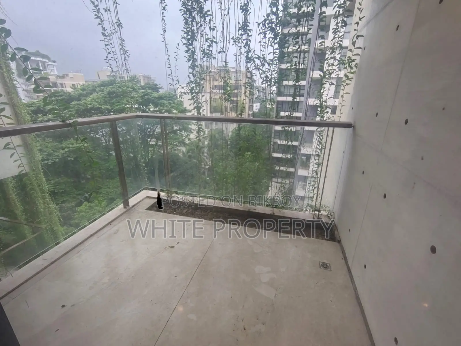 4bdrm Apartment in White Property, Gulshan for rent