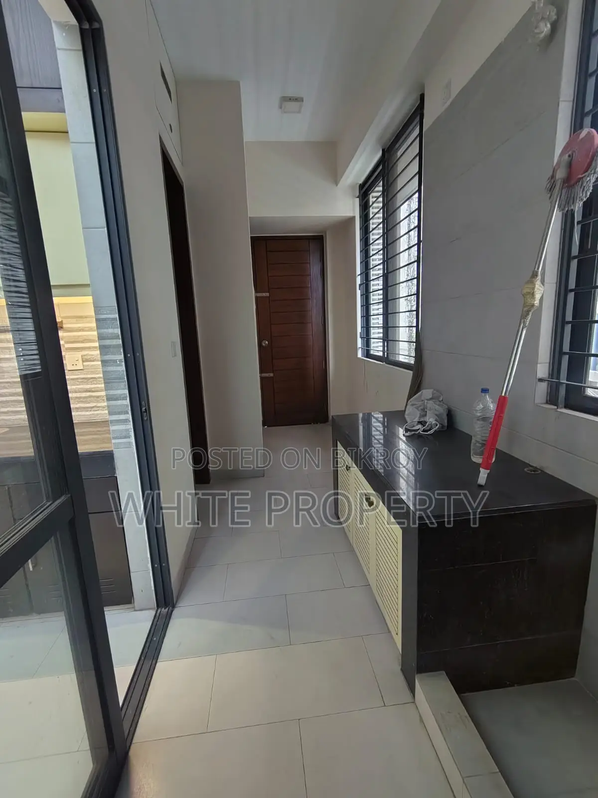4bdrm Apartment in White Property, Gulshan for rent