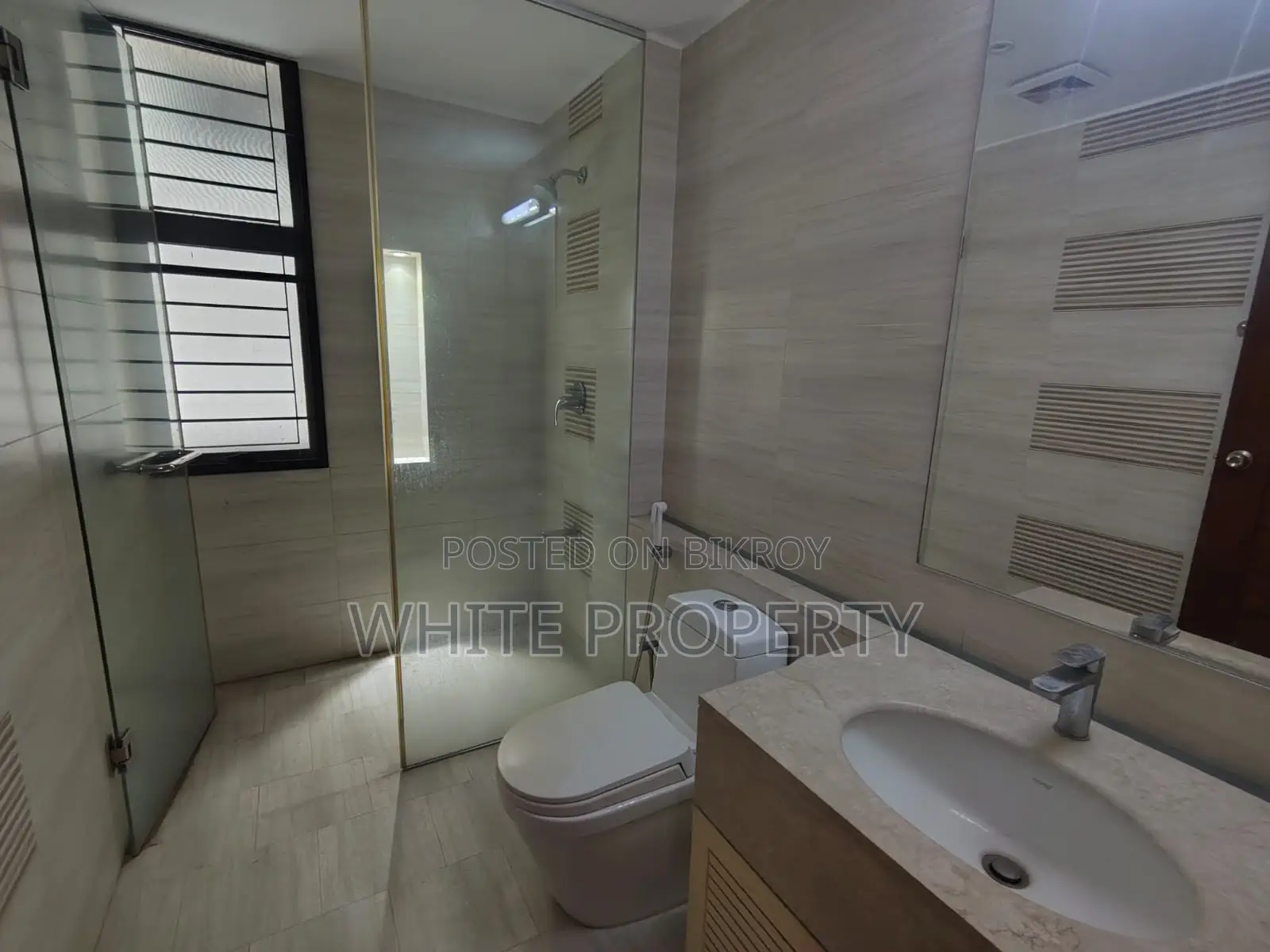 4bdrm Apartment in White Property, Gulshan for rent