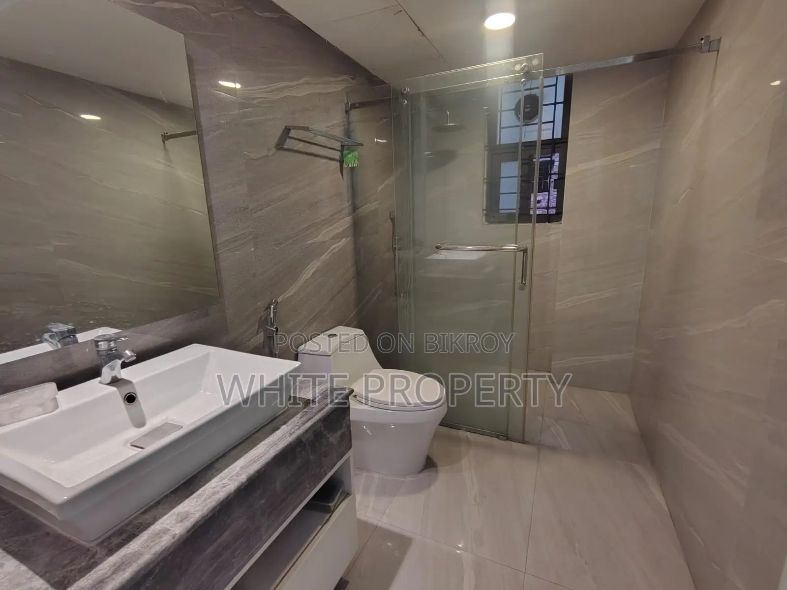 Furnished 3bdrm Apartment in White Property, Gulshan for rent