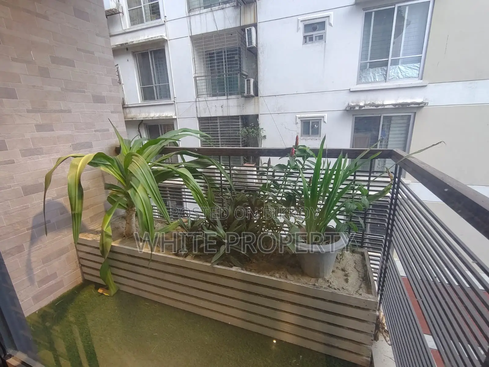 Furnished 3bdrm Apartment in White Property, Gulshan for rent